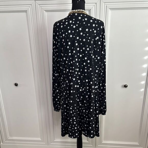 Simply Be Black and White Star Print Dress with Long‎ Sleeves - Picture 4 of 6
